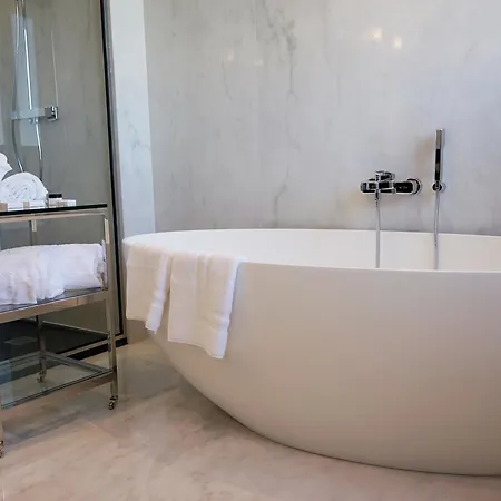 Le Touring Hotel