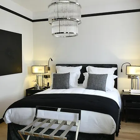 Le Touring Hotel