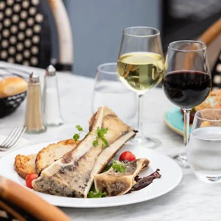 Le Touring 4* Saint-Raphaël