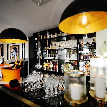 Otel Restaurant Le Touring - Teritoria Saint-Raphaël